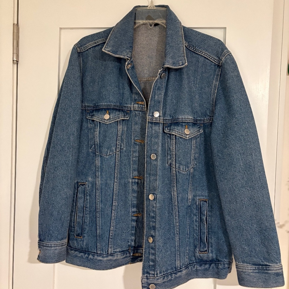 Women Oversized  Denim Jacket in Medium Wash